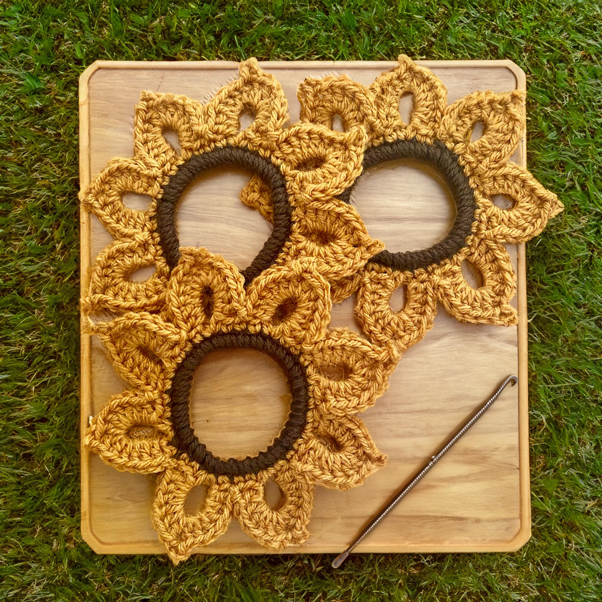 Bloomy Sun Scrunchie