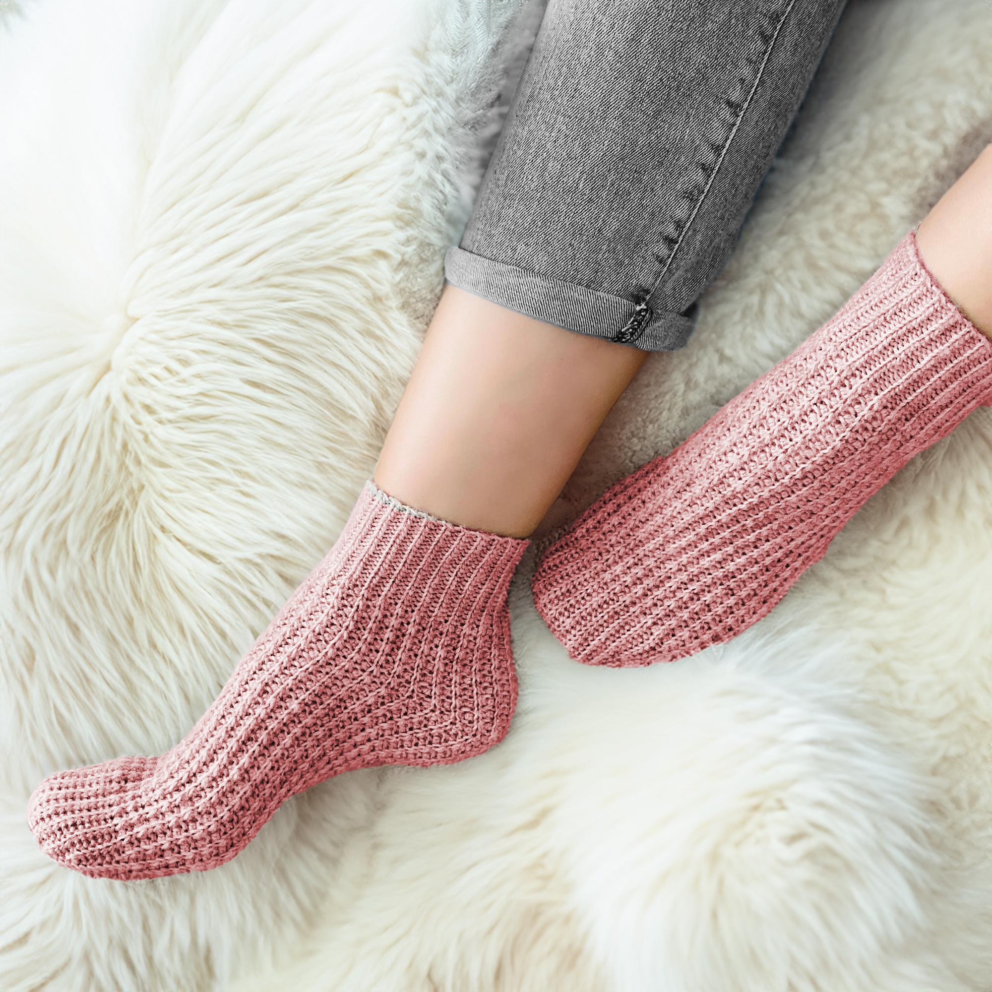 Petal Ribbed Socks