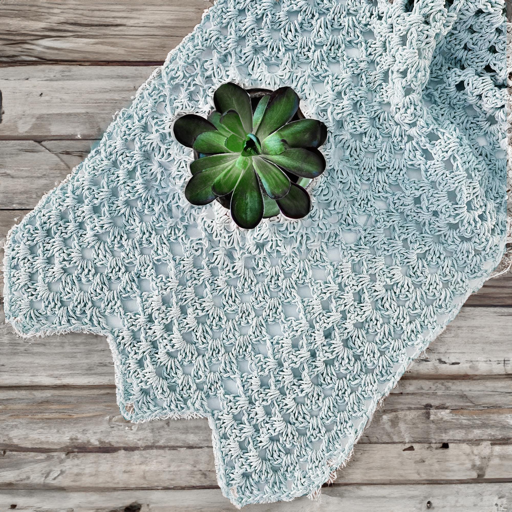 Ecru Lacework Table Runner