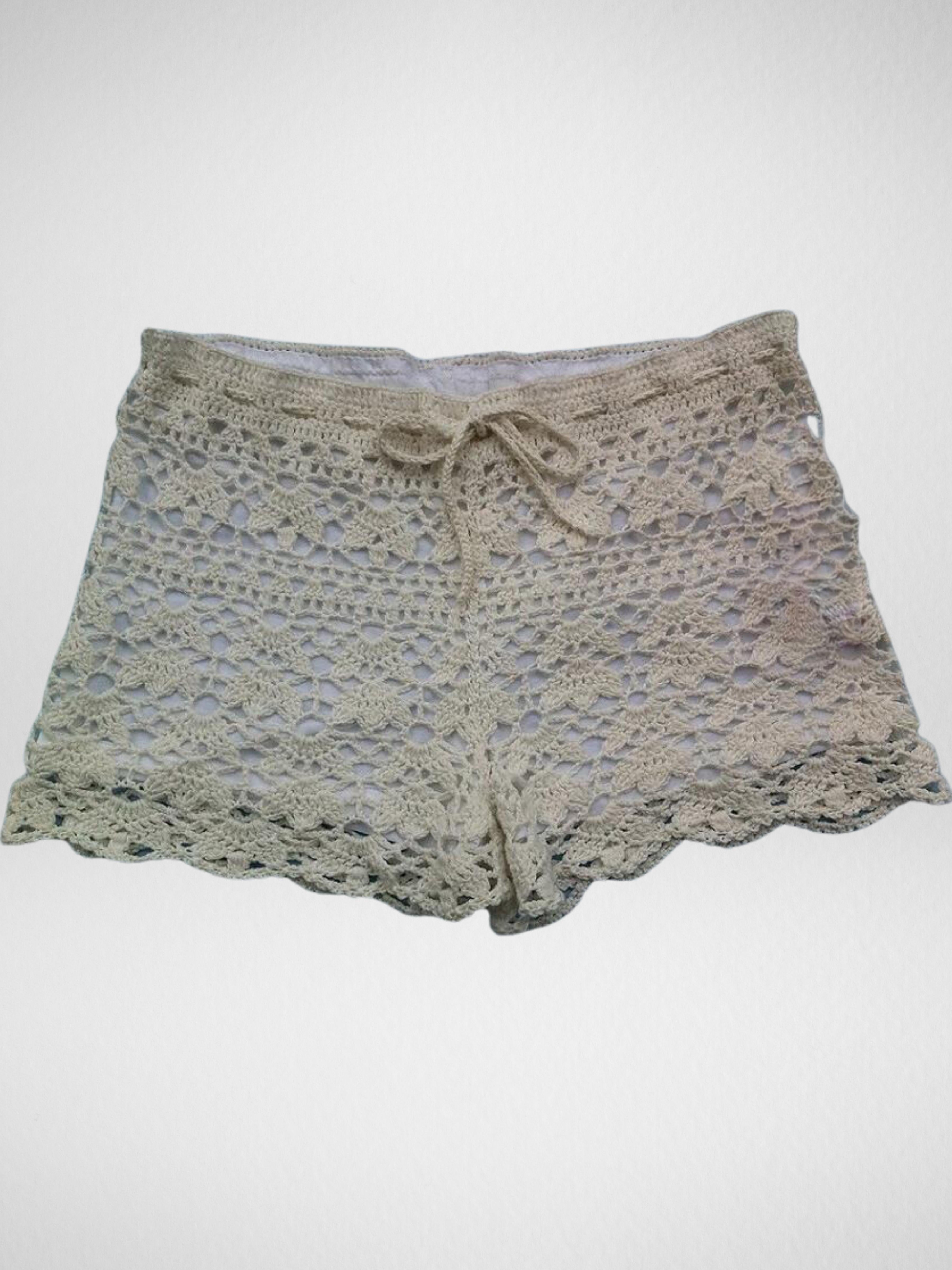 Creamy Daisy Chain Shorts